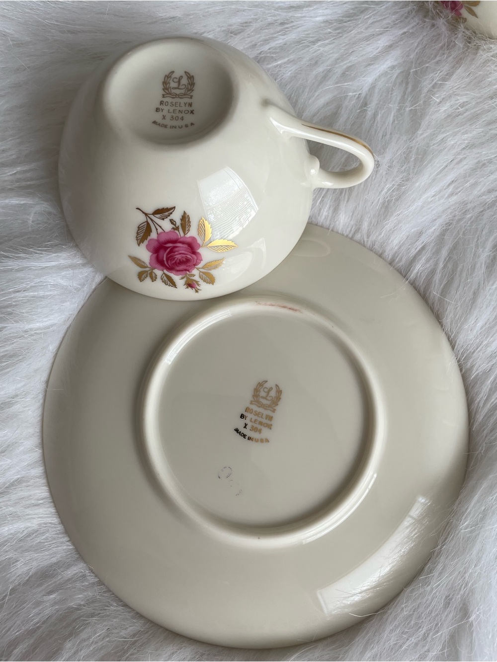 Vintage Lenox Roselyn Ivory Bone China Cup & Saucer Set of 8 Pcs - Picture 3 of 3